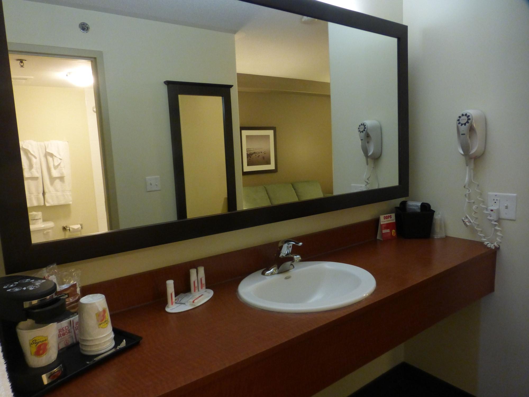 Super 8 By Wyndham Peterborough Hotell Eksteriør bilde