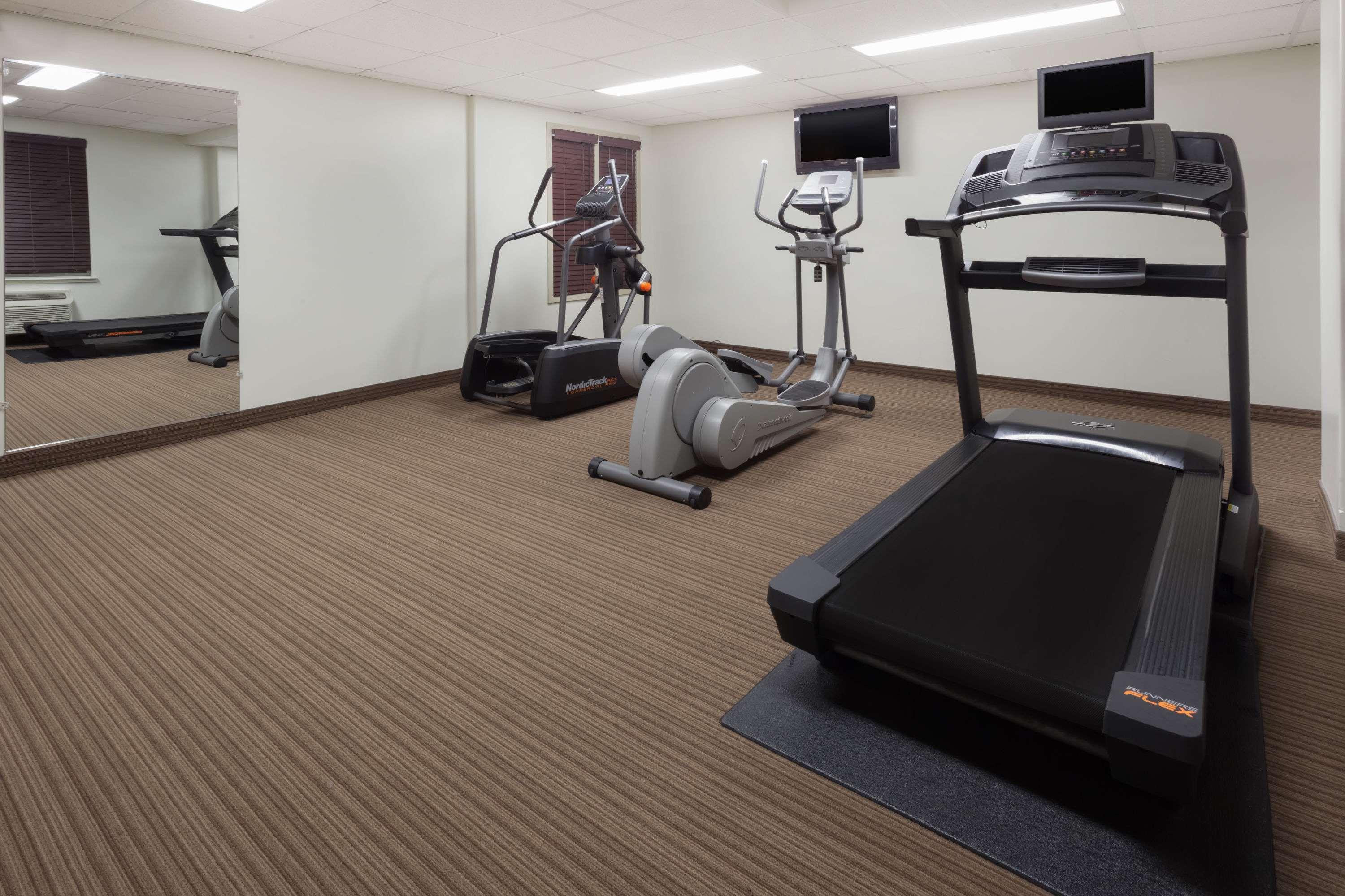 Super 8 By Wyndham Peterborough Hotell Eksteriør bilde