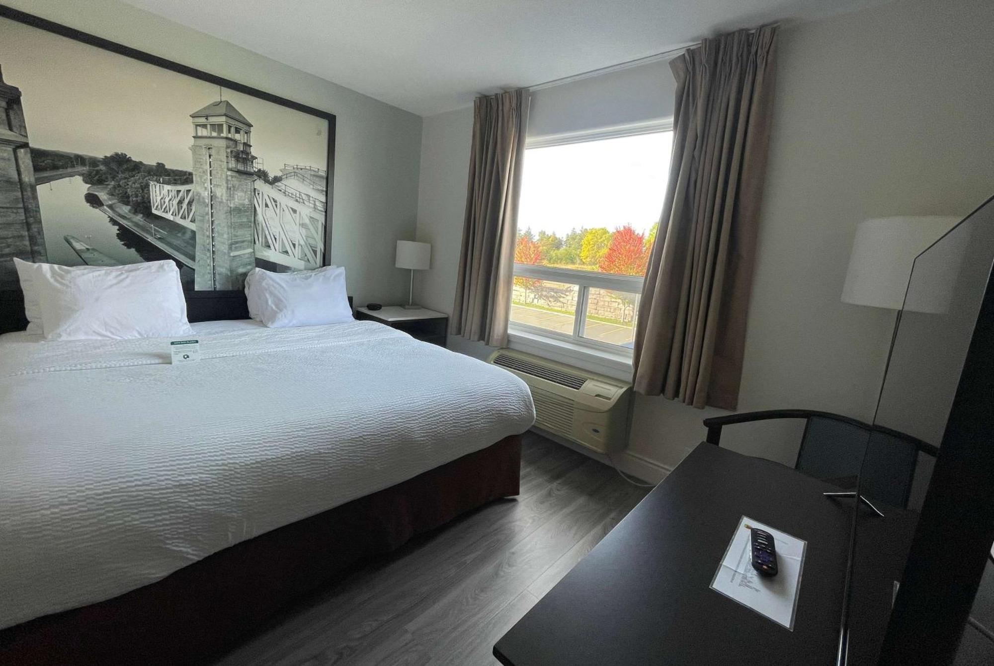 Super 8 By Wyndham Peterborough Hotell Eksteriør bilde
